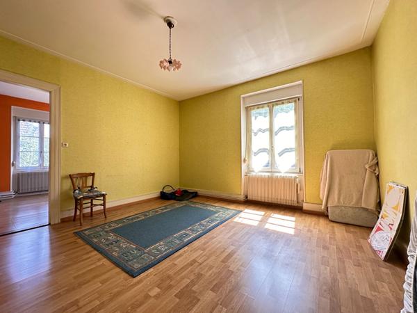 Maison - 7 pièces - 161 m²