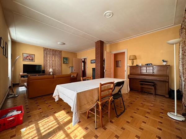 Maison - 7 pièces - 161 m²