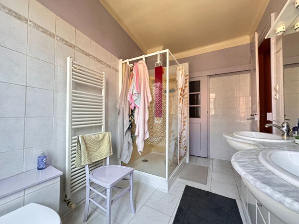 Maison - 7 pièces - 161 m²