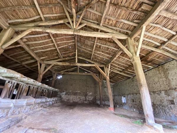 Grange à vendre |  Pressignac |  2 pièces | 427 m²