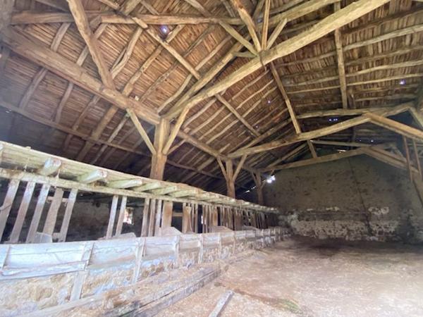 Grange à vendre |  Pressignac |  2 pièces | 427 m²