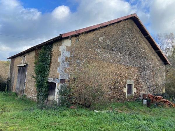 Grange à vendre |  Pressignac |  2 pièces | 427 m²