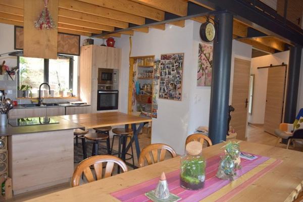 Ténement en pierres rénové, en pleine nature