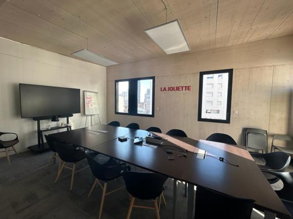 Bureaux PMR dans immeuble récent à louer - Terrasse en rooftop - 13003 Marseille