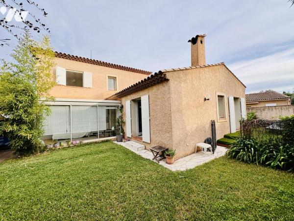Maison individuelle de 110 m² à Solliès-Pont avec piscine et garage 