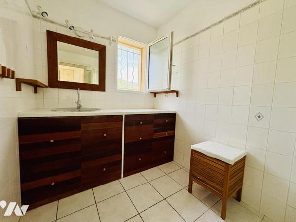 Maison individuelle de 110 m² à Solliès-Pont avec piscine et garage 