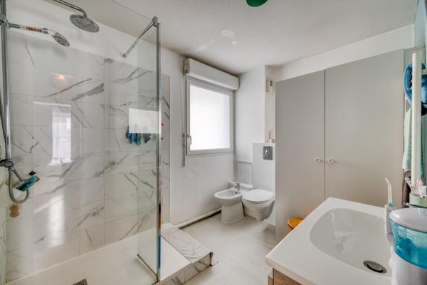 MERIGNAC- Limite BORDEAUX : Appt ou maison ? 3 ch, jardin