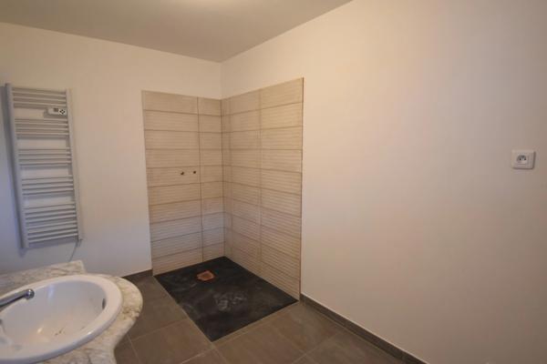 Immeuble à vendre SAINT YAN (71)