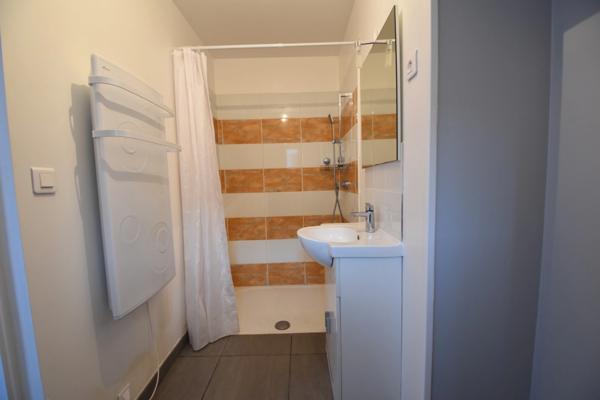 Immeuble à vendre SAINT YAN (71)