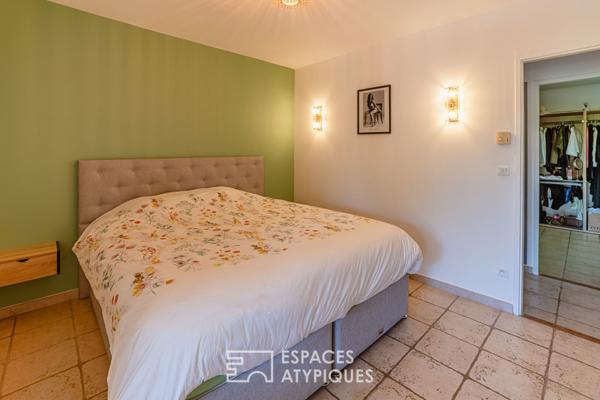 Villa moderne lumineuse avec terrasse dans un cadre paisible