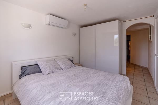 Villa moderne lumineuse avec terrasse dans un cadre paisible