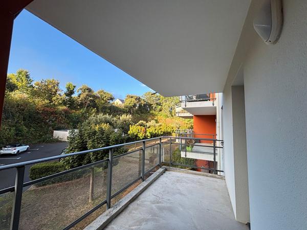 Appartement Auray 3 pièce(s) 66 m2 avec garage et parking. , Auray