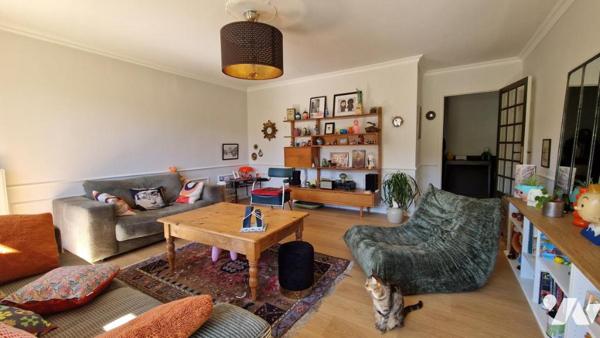APPARTEMENT 2 CHAMBRES-ASCENSEUR-PARKING COUVERT-2 BALCONS