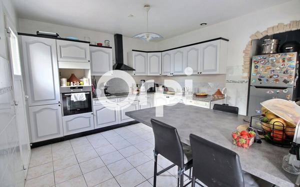 Maison à vendre    5 pièces •  Marseille 13