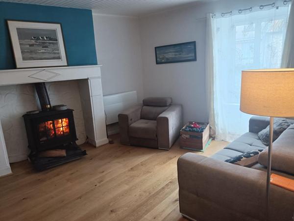 MAISON EN PIERRES  4 CHAMBRES JARDIN  DEPENDANCE DANS VILLAGE TOURISTIQUE