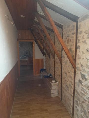 MAISON EN PIERRES  4 CHAMBRES JARDIN  DEPENDANCE DANS VILLAGE TOURISTIQUE