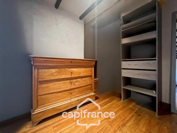 Domaine et Golf de Pont Royal, belle propriété de 290 m2 établie sur un terrain de 2600 m2, cinq chambres, un bureau, piscine, pool house, triple garage