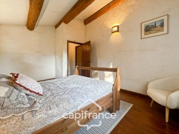 Domaine et Golf de Pont Royal, belle propriété de 290 m2 établie sur un terrain de 2600 m2, cinq chambres, un bureau, piscine, pool house, triple garage