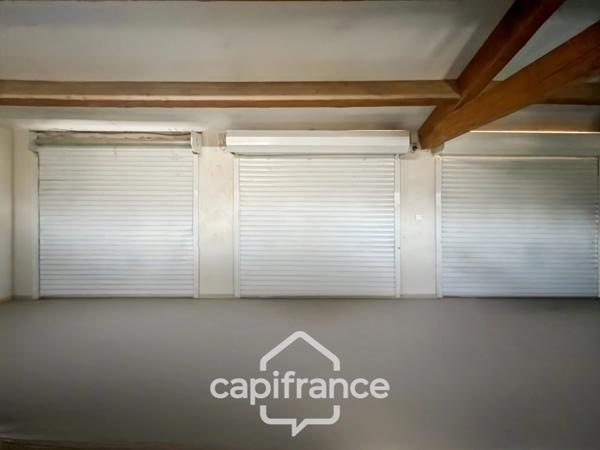 Domaine et Golf de Pont Royal, belle propriété de 290 m2 établie sur un terrain de 2600 m2, cinq chambres, un bureau, piscine, pool house, triple garage