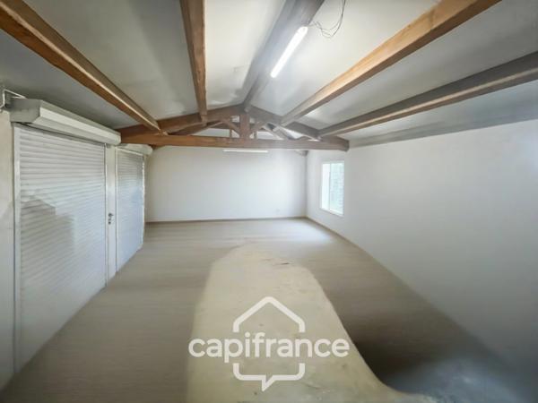 Domaine et Golf de Pont Royal, belle propriété de 290 m2 établie sur un terrain de 2600 m2, cinq chambres, un bureau, piscine, pool house, triple garage