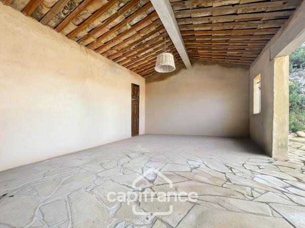 Domaine et Golf de Pont Royal, belle propriété de 290 m2 établie sur un terrain de 2600 m2, cinq chambres, un bureau, piscine, pool house, triple garage