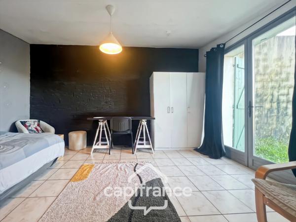 Domaine et Golf de Pont Royal, belle propriété de 290 m2 établie sur un terrain de 2600 m2, cinq chambres, un bureau, piscine, pool house, triple garage