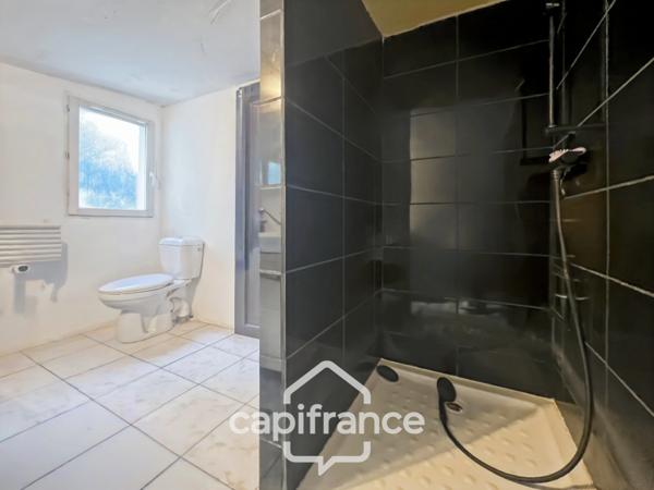 Domaine et Golf de Pont Royal, belle propriété de 290 m2 établie sur un terrain de 2600 m2, cinq chambres, un bureau, piscine, pool house, triple garage