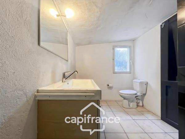 Domaine et Golf de Pont Royal, belle propriété de 290 m2 établie sur un terrain de 2600 m2, cinq chambres, un bureau, piscine, pool house, triple garage