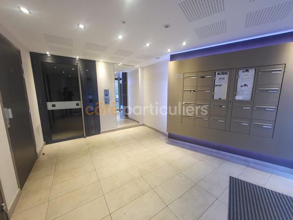 Vente
                Appartement27 m² - 1 Pièce -
                    CLAMART (92140)