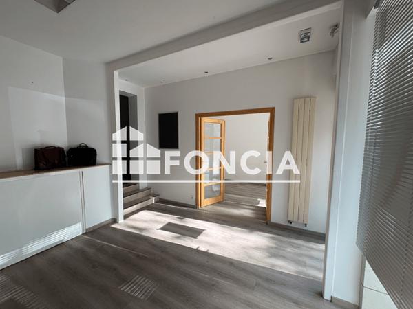 Location Local commercial 6 pièces 253 m² - 39-41 BOULEVARD BLOSSAC Chatellerault 86100
