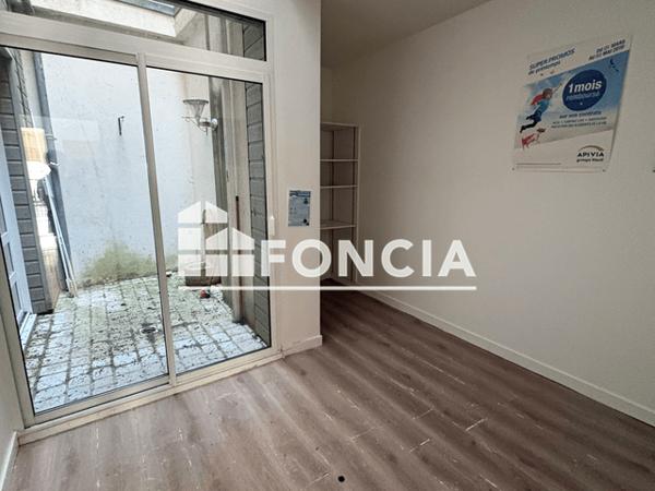 Location Local commercial 6 pièces 253 m² - 39-41 BOULEVARD BLOSSAC Chatellerault 86100