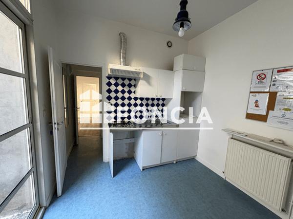 Location Local commercial 6 pièces 253 m² - 39-41 BOULEVARD BLOSSAC Chatellerault 86100