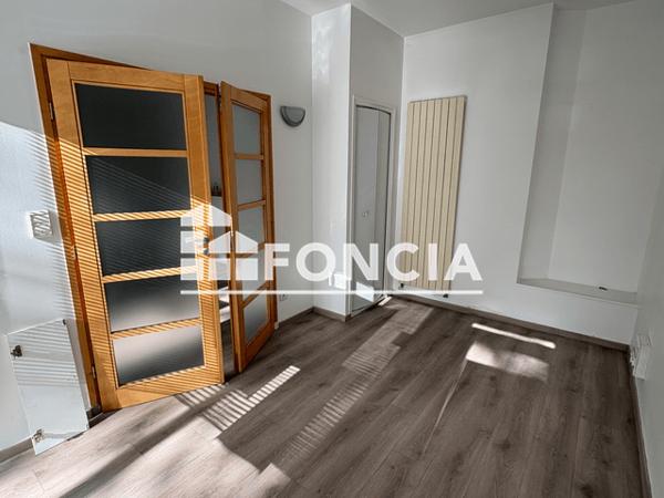 Location Local commercial 6 pièces 253 m² - 39-41 BOULEVARD BLOSSAC Chatellerault 86100