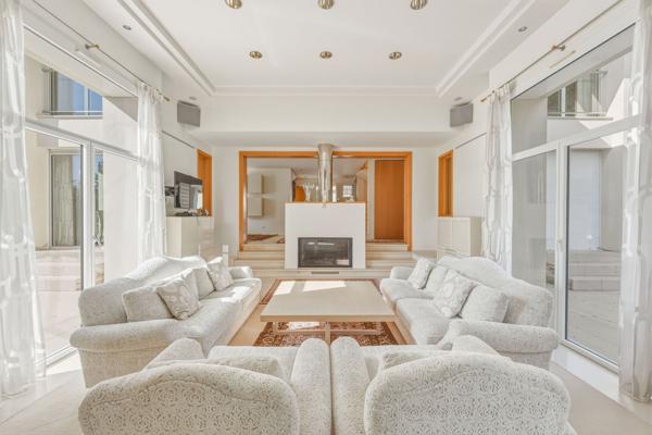 Vente Maison de luxe Divonne-les-Bains 12 Pièces 517.55 m²