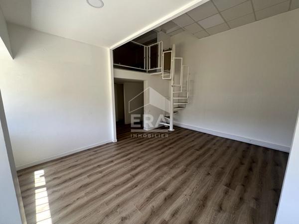 LOCAL PRO / MEDICAL - LA RENARDIERE - 2 pièces 47.20 m2