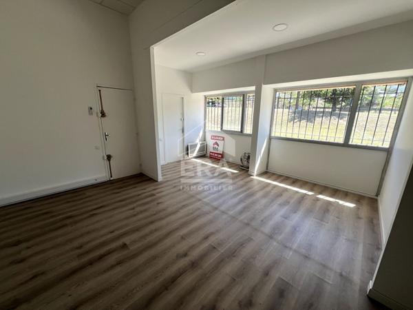 LOCAL PRO / MEDICAL - LA RENARDIERE - 2 pièces 47.20 m2