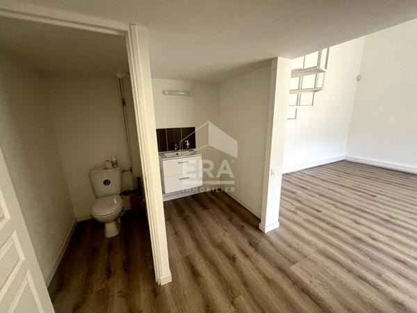 LOCAL PRO / MEDICAL - LA RENARDIERE - 2 pièces 47.20 m2