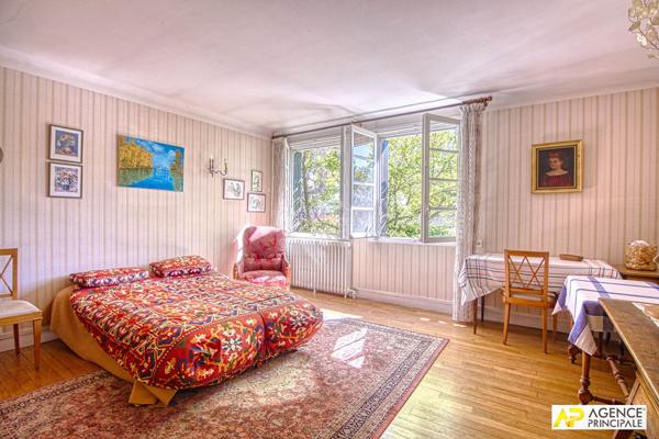 Le Chesnay Parc Aubert - Maison ancienne 130 m² habitables sur parcelle d'environ 400 m² 820 000 € **  - Référence  28669