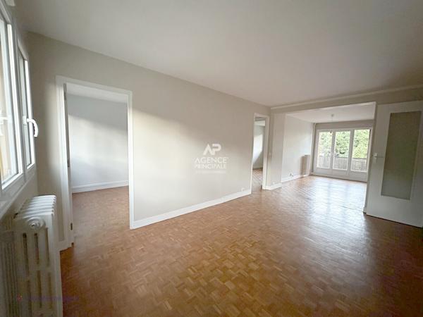 CHAVILLE - Beau 3/4 pièces traversant avec balcon 285 000 € **  - Référence  743-C