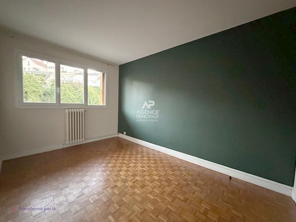 CHAVILLE - Beau 3/4 pièces traversant avec balcon 285 000 € **  - Référence  743-C