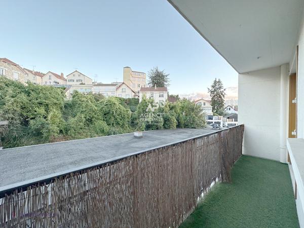 CHAVILLE - Beau 3/4 pièces traversant avec balcon 285 000 € **  - Référence  743-C