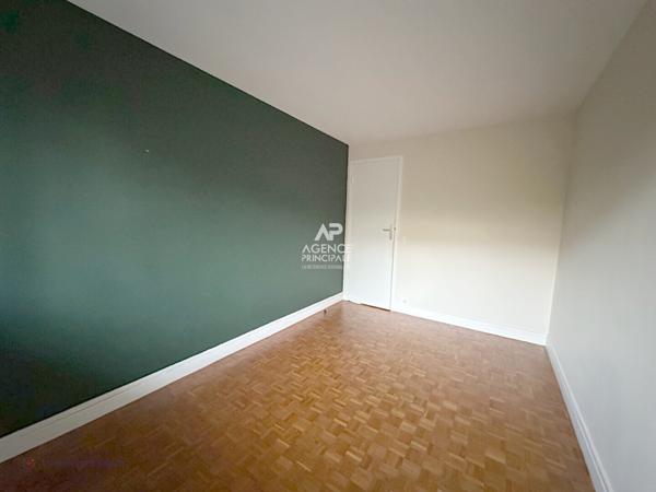 CHAVILLE - Beau 3/4 pièces traversant avec balcon 285 000 € **  - Référence  743-C