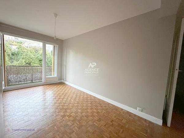 CHAVILLE - Beau 3/4 pièces traversant avec balcon 285 000 € **  - Référence  743-C