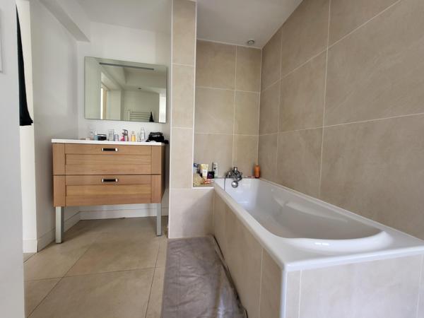 Vente / Maison et grand terrain