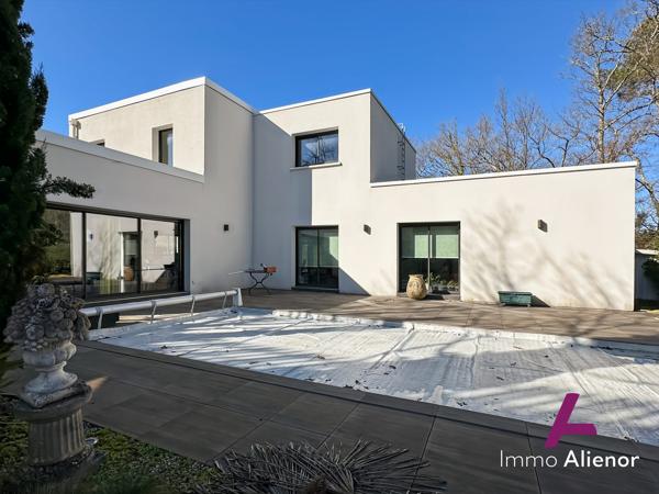 MAISON D'ARCHITECTE CONTEMPORAINE AUDENGE