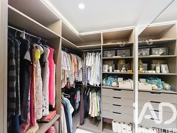 Maison à vendre 10 pièces 280 m² Villeneuve-lès-Avignon