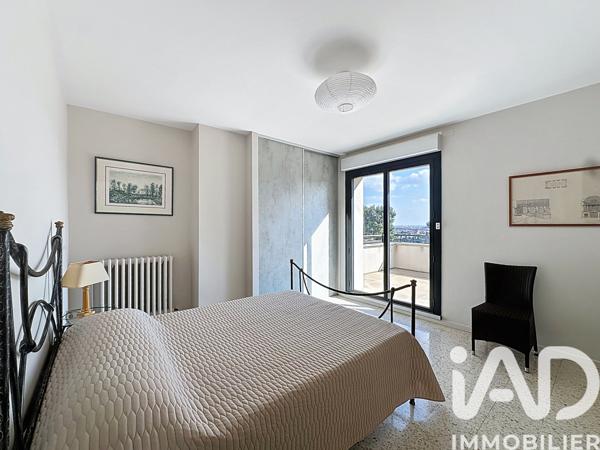 Maison à vendre 10 pièces 280 m² Villeneuve-lès-Avignon