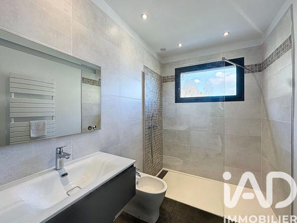 Maison à vendre 10 pièces 280 m² Villeneuve-lès-Avignon