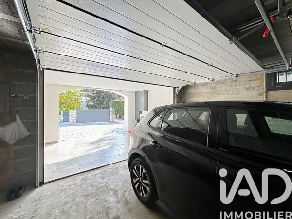 Maison à vendre 10 pièces 280 m² Villeneuve-lès-Avignon