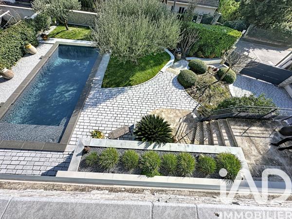 Maison à vendre 10 pièces 280 m² Villeneuve-lès-Avignon